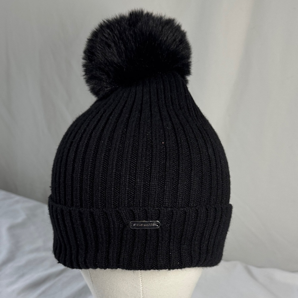 Steve Madden Black Ribbed Knit Beanie with Pom Pom